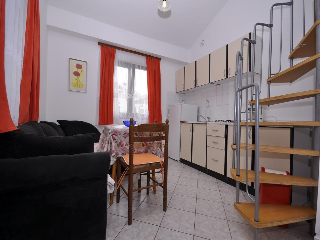 Apartment Mira 645 *