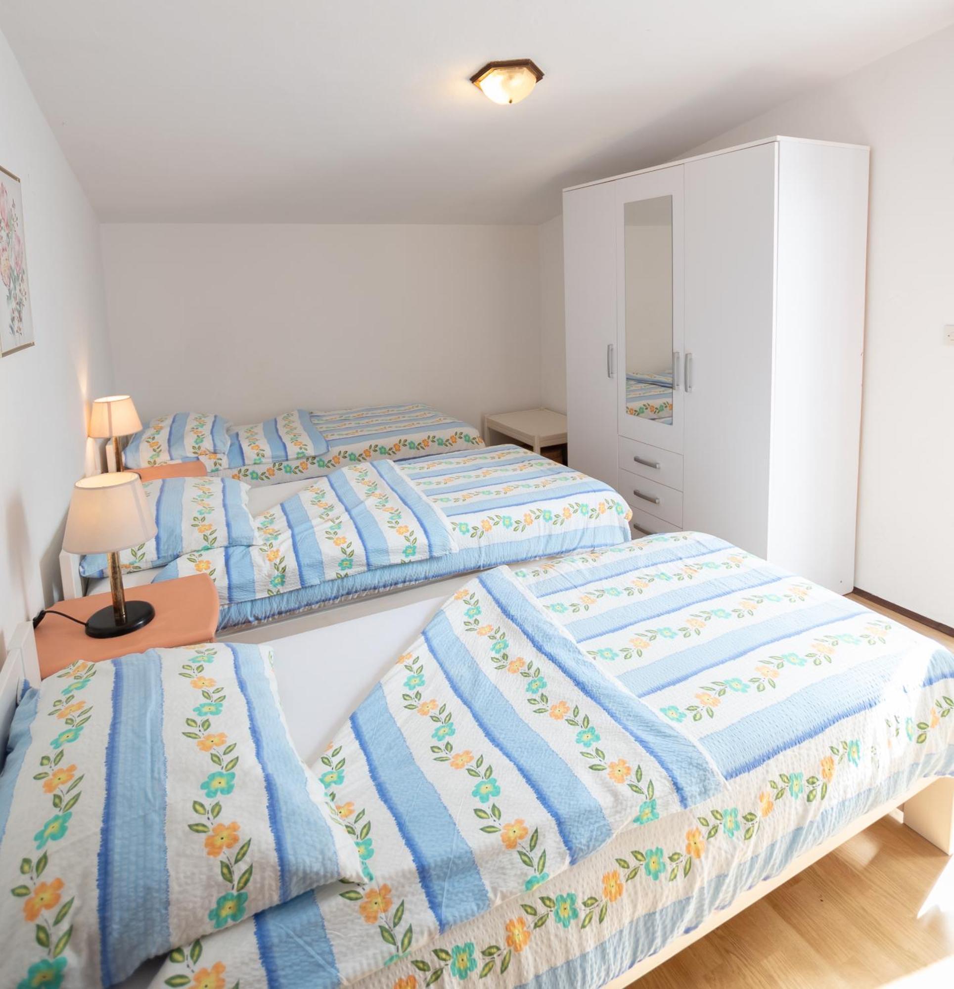 Apartment Mira 645 *
